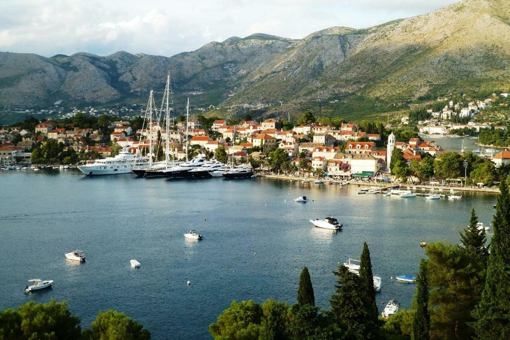 Nice Apartment & Room In Cavtat Kültér fotó
